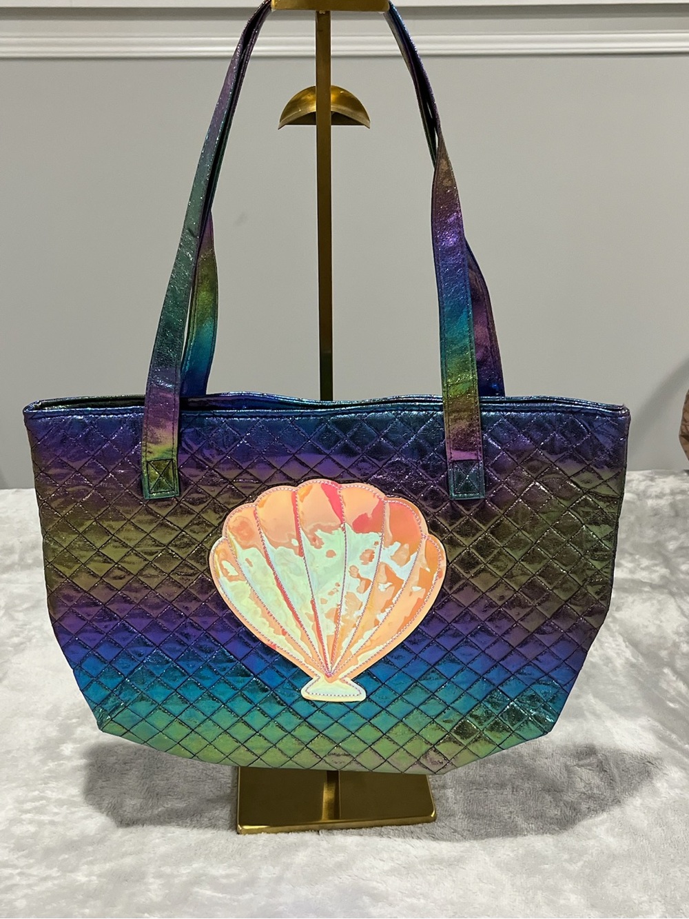 Odiva Iridescent Quilted Mermaid Seashell Tote Bag. NWT
